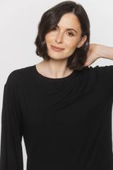 Czarna dzianinowa bluzka o luźnym kroju