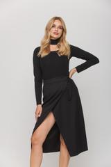 Czarna dzianinowa bluzka z chokerem