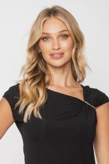 Czarna dzianinowa bluzka z ciekawym detalem