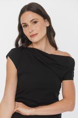 Czarna dzianinowa bluzka z marszczeniem i dekoltem woda