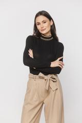 Czarna dzianinowa bluzka z wzorzystym golfem