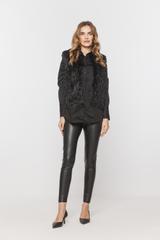 Czarna krótka kamizelka z tkaniny z długim włosem