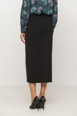 Czarna ołówkowa spódnica z rozporkiem z przodu
