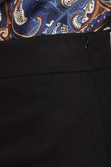 Czarna spódnica midi o delikatnie trapezowym kroju