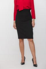 Czarna spódnica w stylu minimalistycznej klasyki