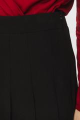 Czarna spódnica z zakładkami i podszewką