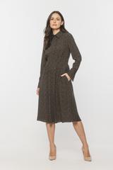 Czarna sukienka wiskozowa w kropeczki z ozdobnym mankietem