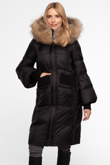 Czarna zimowa kurtka z połyskującej tkaniny