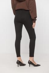 Czarne leginsy z grubej dzianiny bawełnianej