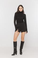 Czarne spodenki z prążkowanej dzianiny sweterkowej