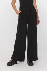 Czarne szerokie spodnie dresowe z przeszytym kantem