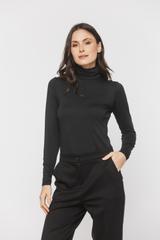 Czarny golf z lekkiej dzianiny modalowej