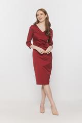 Dopasowana burgundowa sukienka z dekoltem w serek