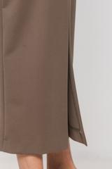 Dopasowana spódnica midi z rozporkiem z tyłu