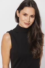 Dopasowana czarna sukienka midi ze stójką