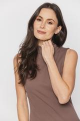 Dopasowana sukienka z dzianiny w kolorze greige