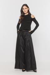 Dzianinowa czarna bluzka z odkrytymi ramionami