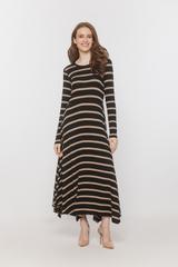 Dzianinowa jesienna sukienka w beżowe paski