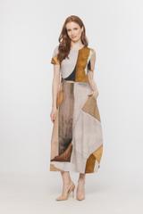 Dzianinowa sukienka Bialcon Art w stonowanych kolorach