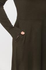 Dzianinowa sukienka khaki z dodatkiem wełny