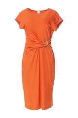 Dzianinowa sukienka z marszczeniem i ozdobą w talii