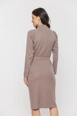 Dzianinowa sukienka z paskiem w kolorze cappuccino