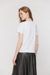 Dzianinowy biały t-shirt z czarnym nadrukiem
