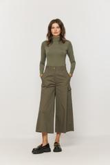 Dzianinowy oliwkowy półgolf z długim rękawem