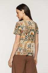 Dzianinowy t-shirt z oryginalnym kwiatowym nadrukiem