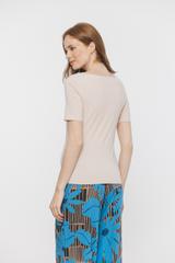 Elastyczna beżowa bluzka z krótkim rękawem