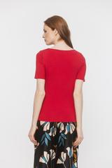 Elastyczna ciemnoczerwona bluzka z krótkim rękawem