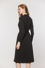 Elegancka kopertowa sukienka z czarnej dzianiny