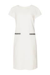 Elegancka sukienka z tkaniny typu chanel