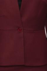 Elegancki bordowy żakiet ze stójką i delikatną baskinką