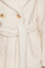 Elegancki futerkowy płaszcz ecru z wiązaniem w talii