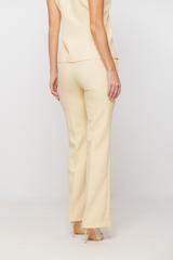 Garniturowe żółte spodnie o eleganckim kroju