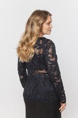 Granatowa bluzka z elastycznej koronki o kobiecym kroju