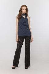 Granatowa wizytowa bluzka z szarfą i dekoltem woda