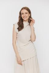Jasnobeżowa tkaninowa bluzka z bocznym drapowaniem