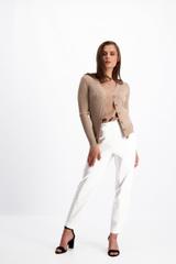 Beżowy sweterek zapinany na guziki