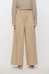 Klasyczne beżowe spodnie w kant z dodatkiem wełny