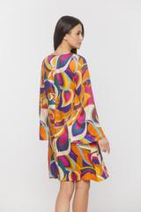 Kolorowa krótka sukienka z szerokim rękawem