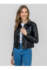 Krótka czarna kurteczka z naszywanymi dużymi kieszeniami