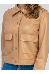 Krótka morelowa kurteczka z naszywanymi dużymi kieszeniami