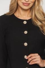 Krótki czarny żakiet glamour zdobiony perłowymi guzikami
