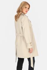 Krótki dwurzędowy trencz jasnobeżowy z paskiem i podszewką