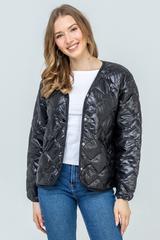 Przejściowa kurtka z pikowanej czarnej tkaniny