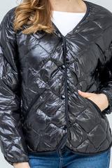 Przejściowa kurtka z pikowanej czarnej tkaniny