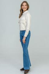 Krótka kurteczka z naszywanymi dużymi kieszeniami