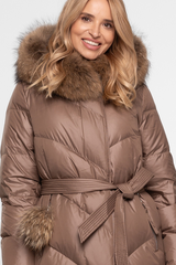 Puchowa długa kurtka w kolorze cappuccino